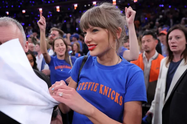The HAIM sisters joined Taylor Swift courtside at the Knicks Game